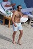 22810856-7838191-James_Middleton_let_his_hair_down_and_went_shirtless_showing_off-a-21_1577738...jpg