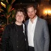23608120-7905461-This_evening_the_Duke_of_Sussex_met_popstar_Lewis_Capaldi_who_pe-a-55_1579476...jpg