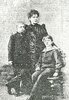 Elena Sanz con sus hijos, Alfonso y Fernando.jpg