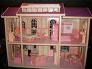 vintage-barbie-1990-magical-mansion_1_45f70c26b5cad1f33f8b299110537649.jpg