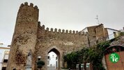 jerez-caballeros-puerta-Burgos-muralla.jpg