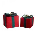 set-2-paquetes-de-regalo-tela-roja-lazo-verde.jpg