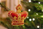 BUCKINGHAM PALACE Christmas tree 2016 RF Twitter.jpg