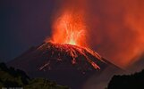 volcan-etna-lanzo-lava-anoche_0_27_1200_747.jpg