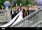 la-princesa-victoria-de-suecia-y-daniel-westling-vuelven-al-palacio-real-durante-la-ceremonia-...jpg