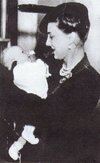 Edward  y su madre Marina.jpg
