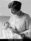 princess-mary-gerald-lascelles-royal-family-21-august-1924-c4aba3.jpg