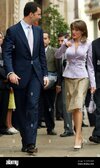 el-principe-felipe-l-escucha-a-su-esposa-la-princesa-letizia-a-su-llegada-al-palacio-del-conso...jpg