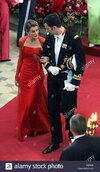 dpa-spanish-crown-prince-felipe-r-and-his-fiancee-letizia-ortiz-talk-D3J838.jpg