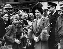 King George VI and Queen Elizabeth tour the blitzed East End of London, 1940.jpg