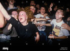 concierto-pop-de-los-anos-ochenta-reino-unido-fanaticos-adolescentes-gritando-en-un-concierto-...jpg