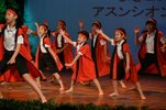 un-grupo-de-ninos-realizan-danzas-tradicionales-japonesas_970_646_1403167.jpg