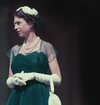fashion-2014-04-queen-elizabeth-melbourne-1954-green-dress-main.jpg