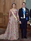 160871_victoria-suecia-vestido-frida-jonsven-cena-gala-visita-estado-reyes-espana-suecia.jpg