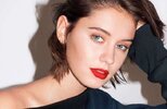 Iris-Law-is-new-face-of-Burberry-Beauty-3-2.jpg