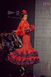 3-traje-flamenca-rojo-lunares-axules.jpg