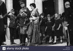 paul-i-14121901-631964-king-of-greece-141947-631964-with-queen-frederika-A6RNPW.jpg