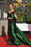 14336_infanta-elena-vestido-largo-verde-toquilla-encaje-negra.jpg