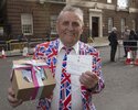 Terry-Hutt-Union-Jack-Suit-Birthday-Card-Cake-Kensington-Palace-Royal-Baby-05012015-01.jpg