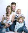 Madeleine-McCann-with-her-parents-and-twin-siblings.jpg