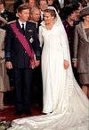 9f273b5e94a877e4d23766aed4d734d0--royal-wedding-gowns-royal-weddings.jpg